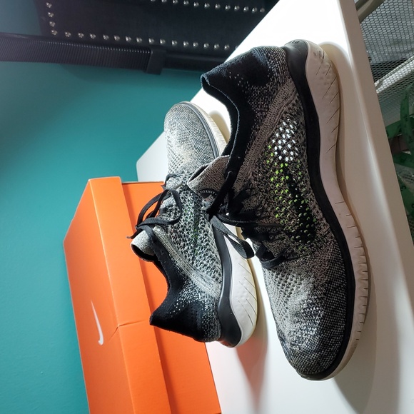Nike Free RN Flyknit Black and White Sneakers Men 9.5 w/box main image 15